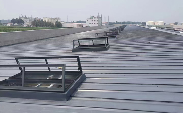 某中学室内体育馆麟游排烟窗改造项目