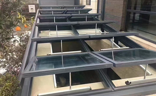 某轨道交通车辆维修车间麟游排烟窗应用