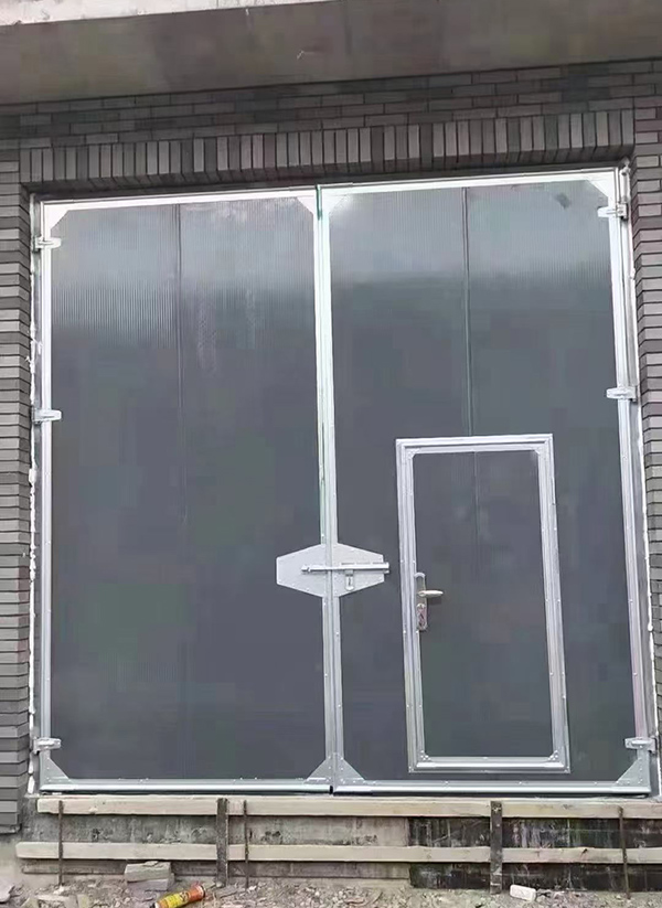 麟游工业平开门在大型设备制造车间的应用实例